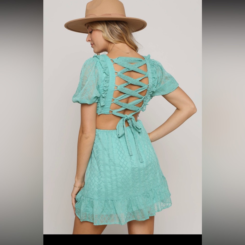PEACH LOVE CALIFORNIA LACE UP BACK CUTOUT DRESS ❤️NEW COLLECTION IN STORES❤️
